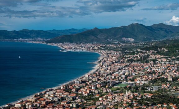 Finalese 16-258b Panorama da Verezzi.rid